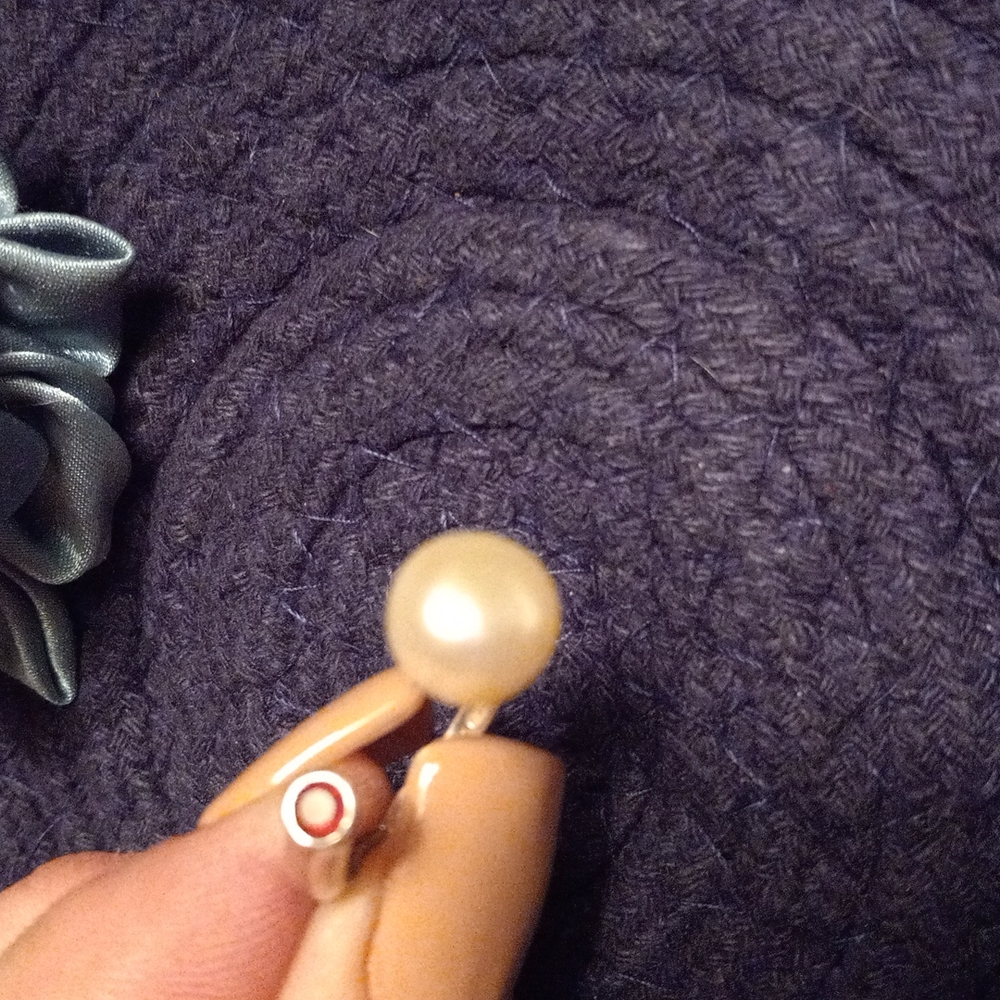 SS genuine pearl and garnet ring